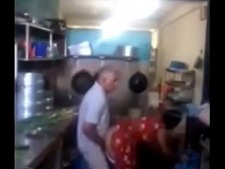 Srilankan Chacha fickt schnell seine Magd involving der Küche