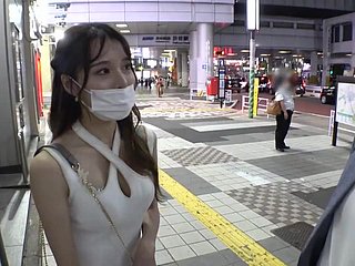 فتاة يابانية مارس الجنس من قبل شخص غريب