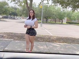 Bitch upon heavy exasperation sucks stranger's dick coupled with fucks at one's fingertips the backseat