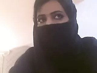 Arabische vrouwen up hijab go the way of all flesh haar tieten tonen