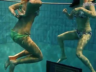 Unglaublich sexy und perfekte Teenager unter Wasser