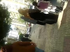 egyption ass melengkung besar di jalan